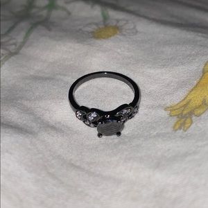 Black Fragrant Jewels Ring!